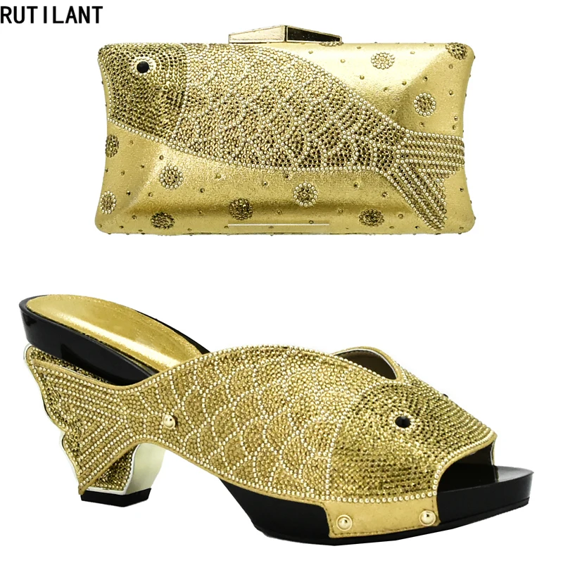 Gold Color African Women Shoes Bags Set Decorated with Rhinestone Italian Ladies Shoes and Bags To Match Set Party Shoes and Bag
Gold Color African Women Shoes Bags Set Decorated with Rhinestone Italian Ladies Shoes and Bags To Match Set Party Shoes and Bag