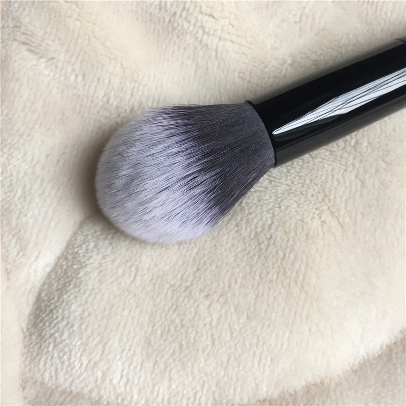 KVD SHADE LIGHT CONTOUR BRUSH _ 4