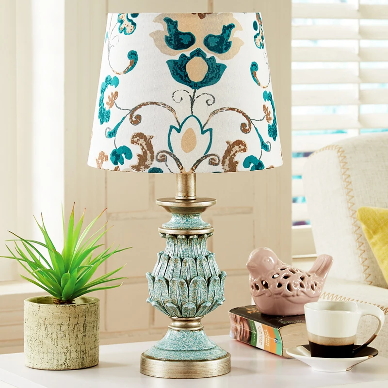 Modern Mediterranean Style Blue Table Lamp Luxury Brief Fashion Navy Blue Resin Decoration Lamp Fashion Decoration Abajur Lamps
Modern Mediterranean Style Blue Table Lamp Luxury Brief Fashion Navy Blue Resin Decoration Lamp Fashion Decoration Abajur Lamps