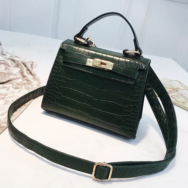 Winter 2019 lady's single shoulder bag large capacity handheld lady's bag with crocodile pattern
Winter 2019 lady's single shoulder bag large capacity handheld lady's bag with crocodile pattern