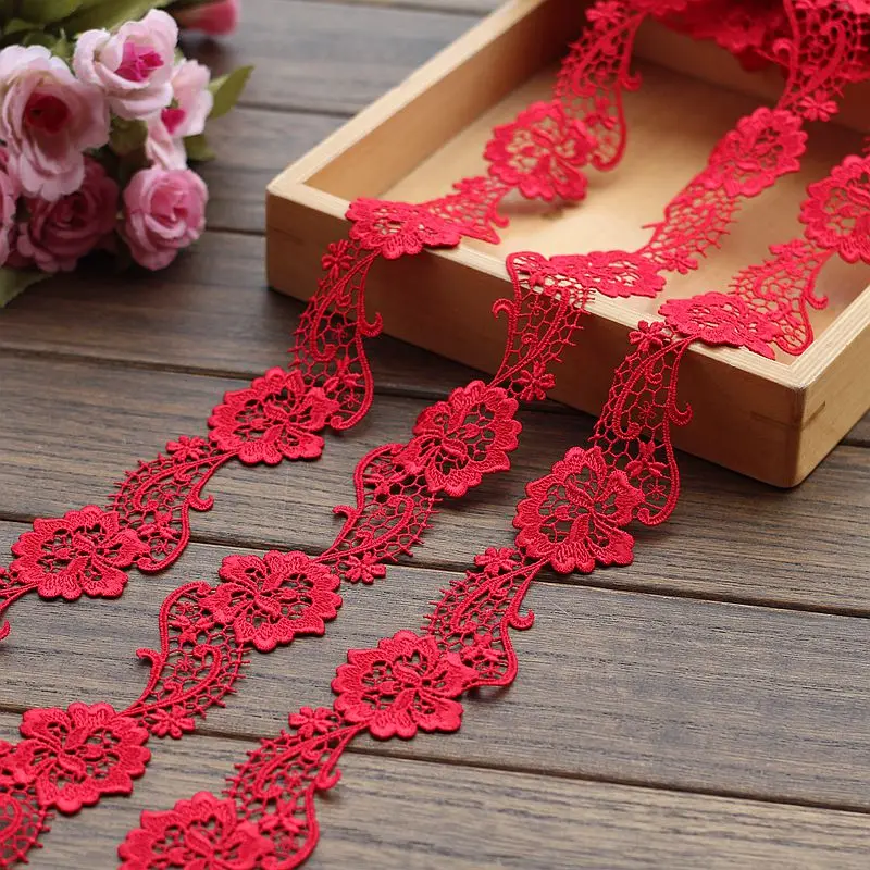 4cm wide (15yards/lot) Red Flower Embroidery Venise Water Soluble Lace Trim for Wedding Bridal and Garment Decoration
4cm wide (15yards/lot) Red Flower Embroidery Venise Water Soluble Lace Trim for Wedding Bridal and Garment Decoration