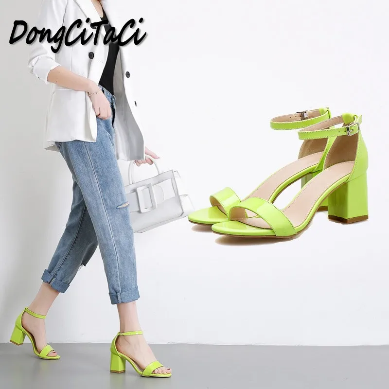 DongCiTaCi Summer Fashion Hollow out Women High Heels Sandals Shoes Women Buckle Stilettos Party Wedding Square heel Sandals
DongCiTaCi Summer Fashion Hollow out Women High Heels Sandals Shoes Women Buckle Stilettos Party Wedding Square heel Sandals