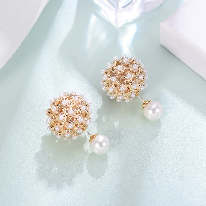 Small Simulated Pearls Hollow Ball Stud Earrings for Women Gold Color Alloy Earring Wedding Fashion Jewelry pendientes mujer
Small Simulated Pearls Hollow Ball Stud Earrings for Women Gold Color Alloy Earring Wedding Fashion Jewelry pendientes mujer