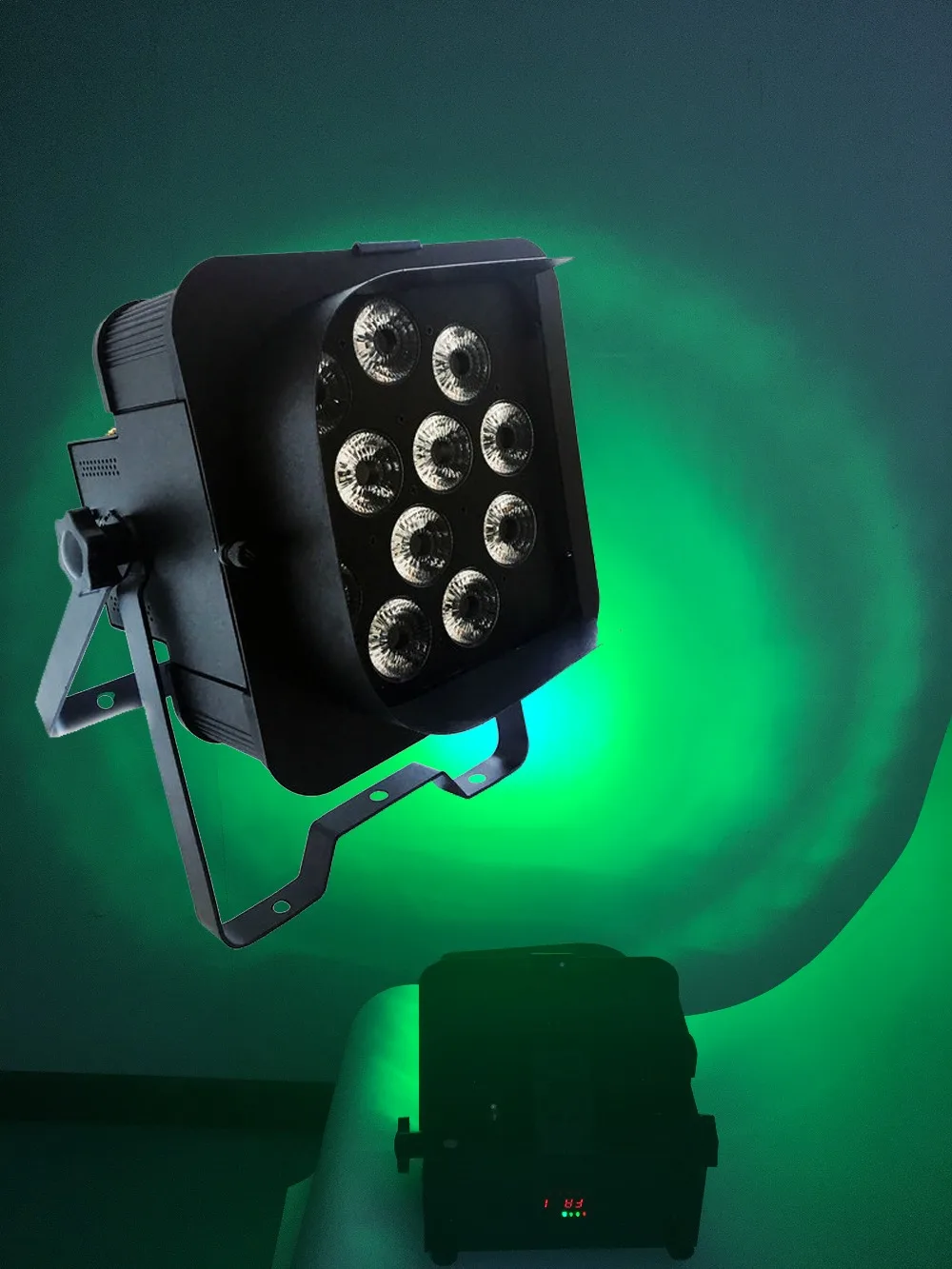 10X LOT Crux 12*15W 5IN1 RGBAW Battery Powered WIFI LED Par Can For Stage Light Event Party With Powercon 15 Degree
10X LOT Crux 12*15W 5IN1 RGBAW Battery Powered WIFI LED Par Can For Stage Light Event Party With Powercon 15 Degree