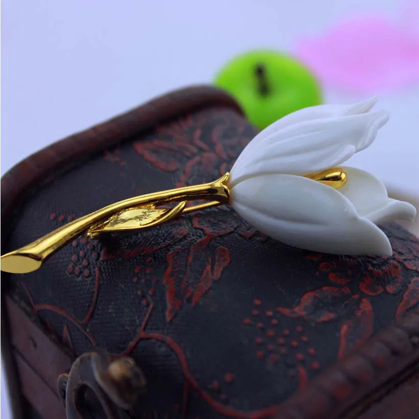 2018 Fashion Jewelry Gold Metal Pins Resin Enamel Tulip Brooch Red Flower Lapel Pin Men Brooch Broche Vintage Brooches For Women
2018 Fashion Jewelry Gold Metal Pins Resin Enamel Tulip Brooch Red Flower Lapel Pin Men Brooch Broche Vintage Brooches For Women