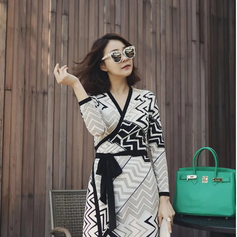 2019 New Women Summer V-Neck Boho Printing Long Dress Female Fashion Party beach Dress Ladies Slim IN summer D8
2019 New Women Summer V-Neck Boho Printing Long Dress Female Fashion Party beach Dress Ladies Slim IN summer D8