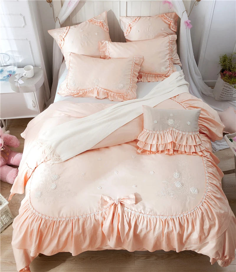4Pcs Luxury Egypt Cotton Cute Bowknot Princess Bedding Set Embroidery Ruffles Duvet cover set Bed Sheet Pillowcases Queen King
4Pcs Luxury Egypt Cotton Cute Bowknot Princess Bedding Set Embroidery Ruffles Duvet cover set Bed Sheet Pillowcases Queen King