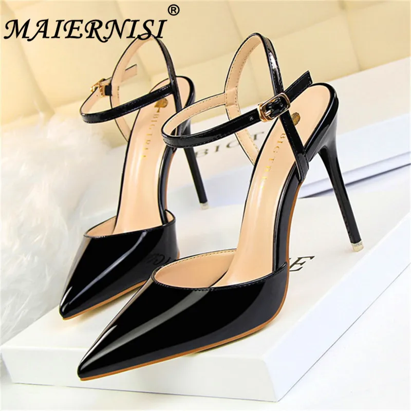2019 New Concise Patent Leather Shallow Women shoes Pointed Toe Fashion Buckle High Heels Shoes Women's Dress Shoes Thin Heels
2019 New Concise Patent Leather Shallow Women shoes Pointed Toe Fashion Buckle High Heels Shoes Women's Dress Shoes Thin Heels