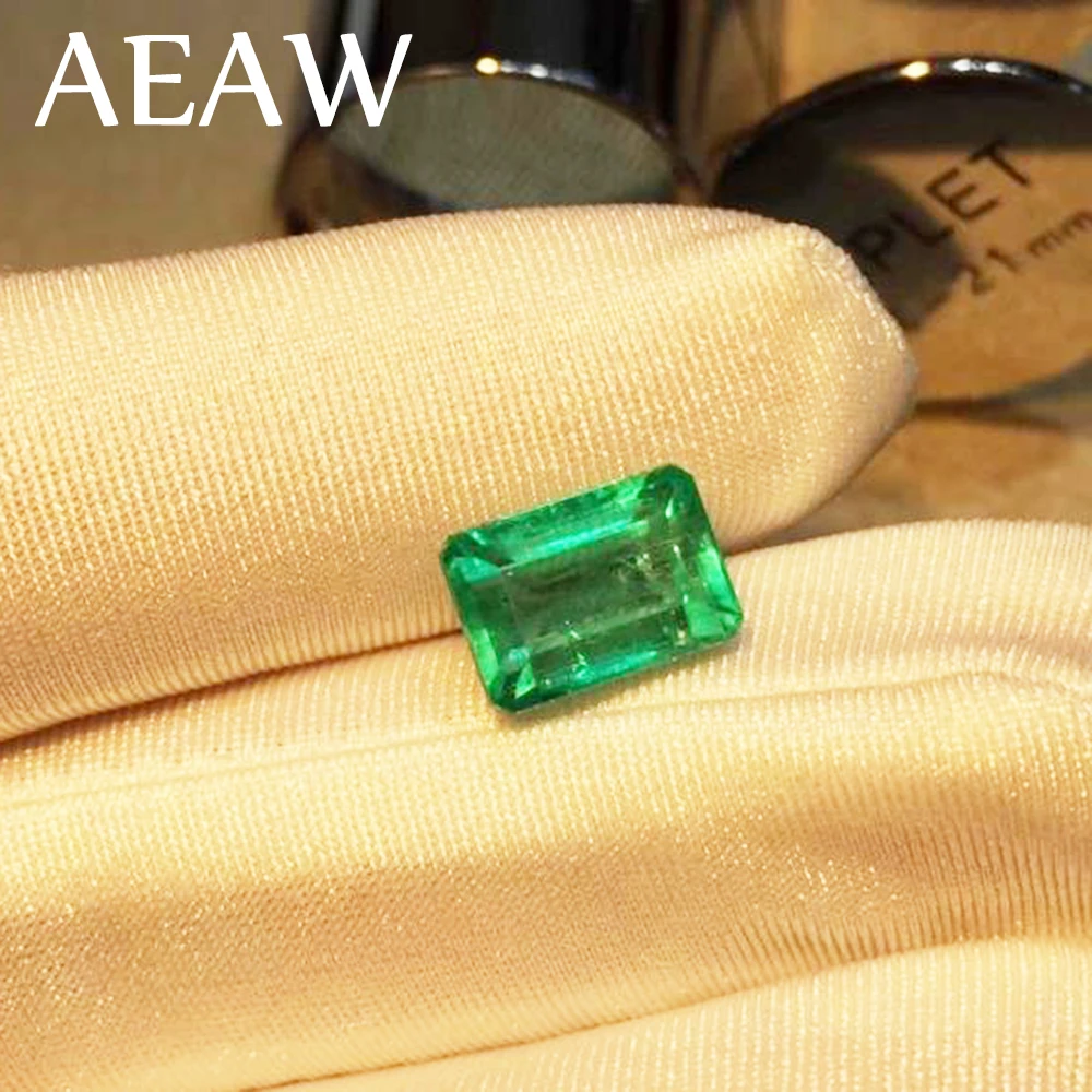 AEAW Lab Created Colombia Emerald "CCE" Loose Gemstone for Ring 8x10mm About 4 Carat.
AEAW Lab Created Colombia Emerald "CCE" Loose Gemstone for Ring 8x10mm About 4 Carat.