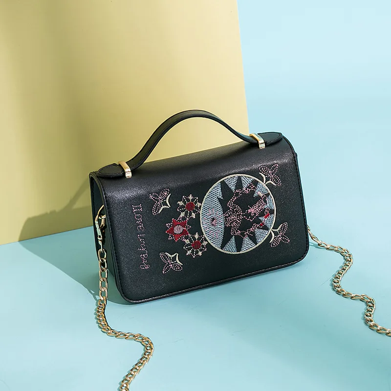 Small bag 2019 new summer Korean trend female shoulder bag wild diagonal cross bag chain bag handbag wild
Small bag 2019 new summer Korean trend female shoulder bag wild diagonal cross bag chain bag handbag wild