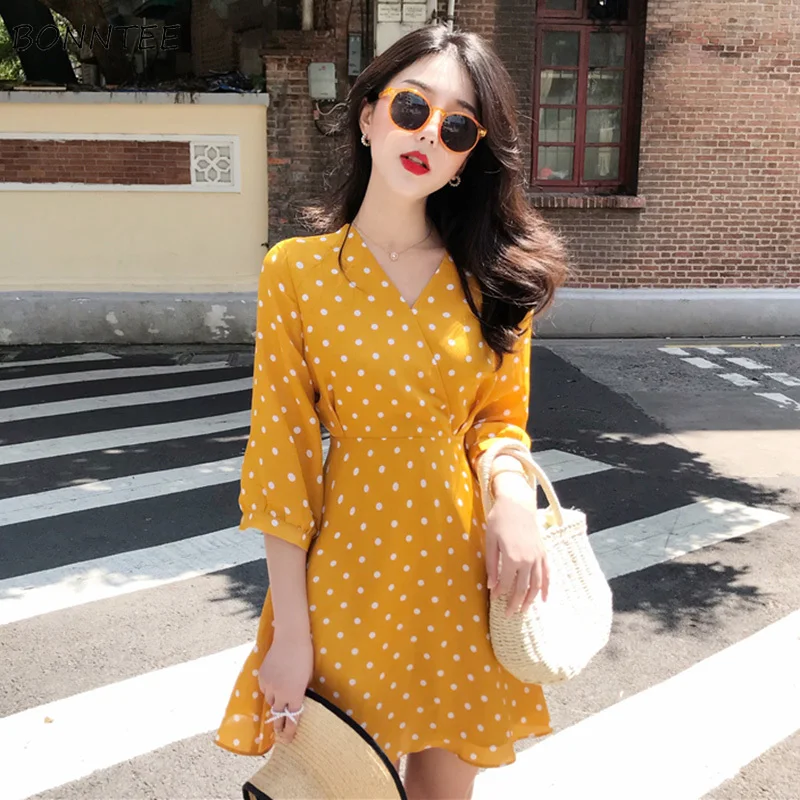 Dress Women Slim V-Neck Simple Elegant All-match Korean Style Daily Lovely Button Sweet High Waist High-quality Womens Female
Dress Women Slim V-Neck Simple Elegant All-match Korean Style Daily Lovely Button Sweet High Waist High-quality Womens Female