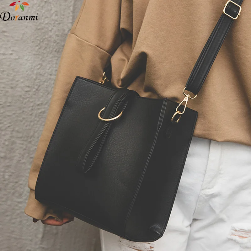 DORANMI Leather Women's Bag 2018 Casual Square Totes Bag Femal Crossbody Metal Ring Shoulder Bags Messenger Bolsos Mujer CBB063
DORANMI Leather Women's Bag 2018 Casual Square Totes Bag Femal Crossbody Metal Ring Shoulder Bags Messenger Bolsos Mujer CBB063