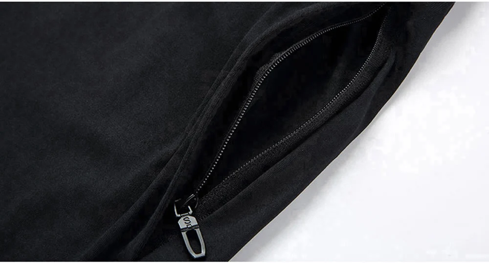 Image the pocket men's breathable elastics pants for sport. Foto the pocket men's breathable elastics pants for sport.