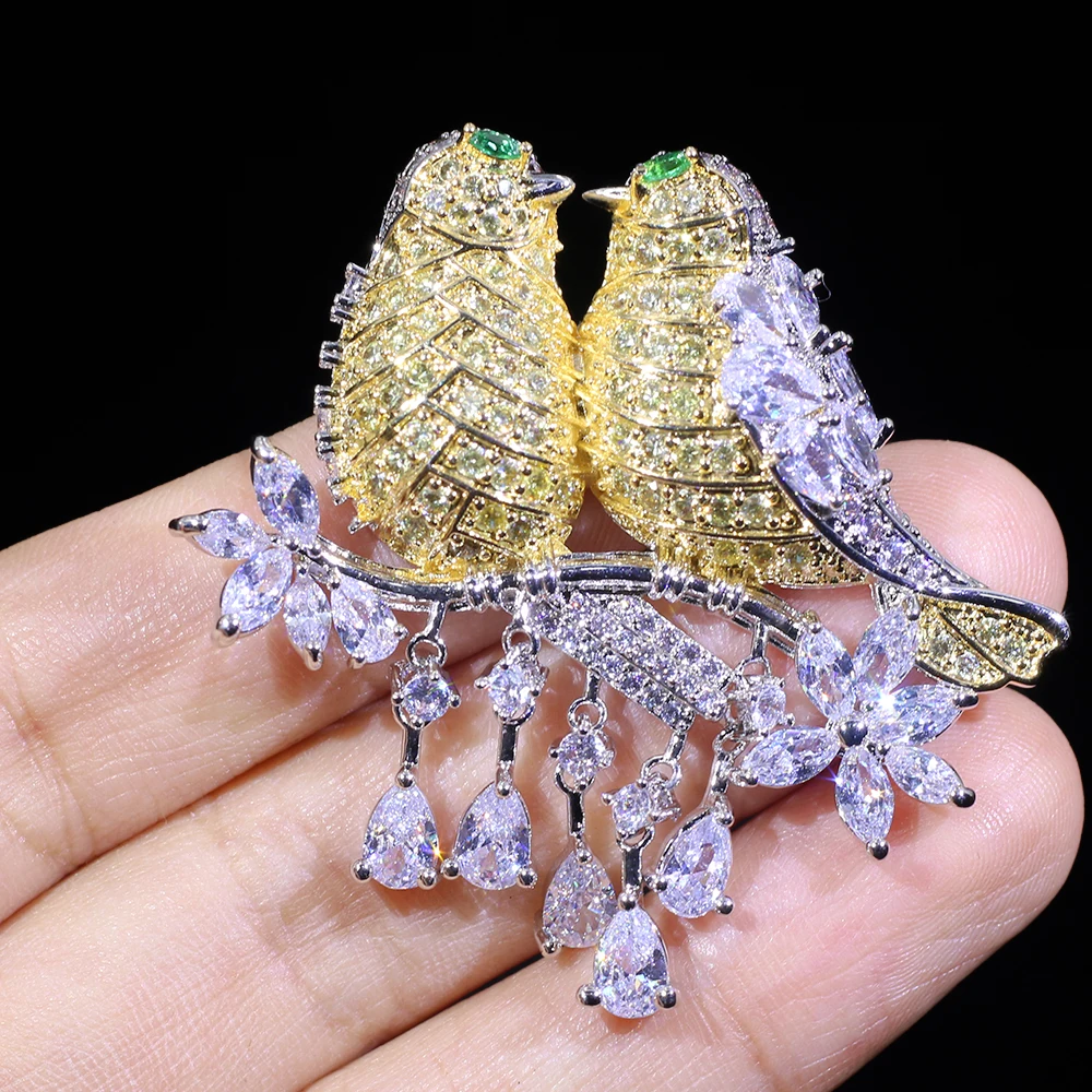 ASNORA Lindo unico AAA Cubic Zircon Micro pavimentado tortolitos pajaro broches Pin bufandas de las mujeres, hebilla
ASNORA Lindo unico AAA Cubic Zircon Micro pavimentado tortolitos pajaro broches Pin bufandas de las mujeres, hebilla