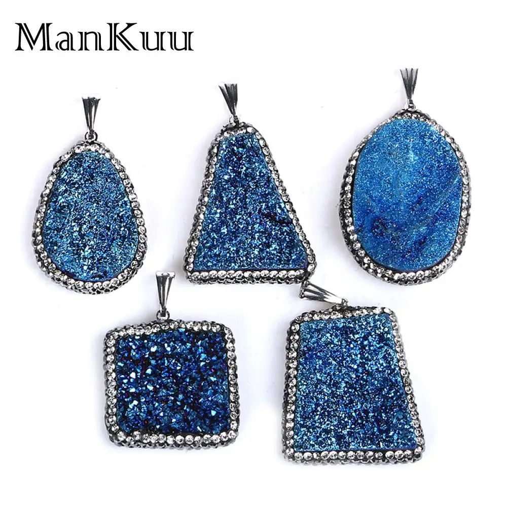 Mankuu 28*35mm Irregular Blue/Purple Sparkling Druzy Pendants Wrapped Cubic Zircon Big Natural Stone Pendants For Jewelry Making
Mankuu 28*35mm Irregular Blue/Purple Sparkling Druzy Pendants Wrapped Cubic Zircon Big Natural Stone Pendants For Jewelry Making