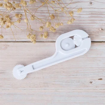 Fondant Strip Ribbon Cutter Sugarcraft Cake Decorating Tools Plastic Cake Rolling Pin Embosser Roller Set Baking Tools
Fondant Strip Ribbon Cutter Sugarcraft Cake Decorating Tools Plastic Cake Rolling Pin Embosser Roller Set Baking Tools