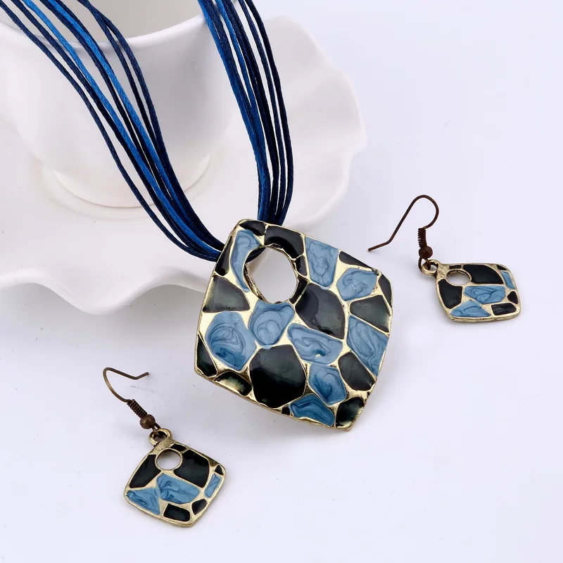 Vintage Wedding Jewelry Sets For Women Multi Layers Leather Rope Necklace Dangle Earring Sets 2Pcs Leopard Pendant Sets
Vintage Wedding Jewelry Sets For Women Multi Layers Leather Rope Necklace Dangle Earring Sets 2Pcs Leopard Pendant Sets