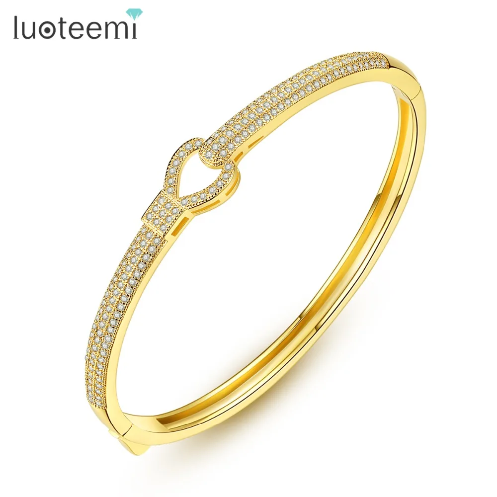 LUOTEEMI Brand Exquisite Clear Zircon Paved Love Heart Design Bangles For Women Bride Wedding Bangle Female Fashion Jewellery
LUOTEEMI Brand Exquisite Clear Zircon Paved Love Heart Design Bangles For Women Bride Wedding Bangle Female Fashion Jewellery