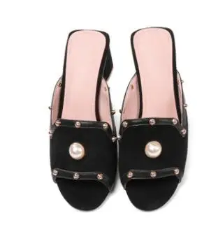 Moraima snc 2019 summer new fish mouth fashion rivets sandals and slippers Square heel slippers
Moraima snc 2019 summer new fish mouth fashion rivets sandals and slippers Square heel slippers