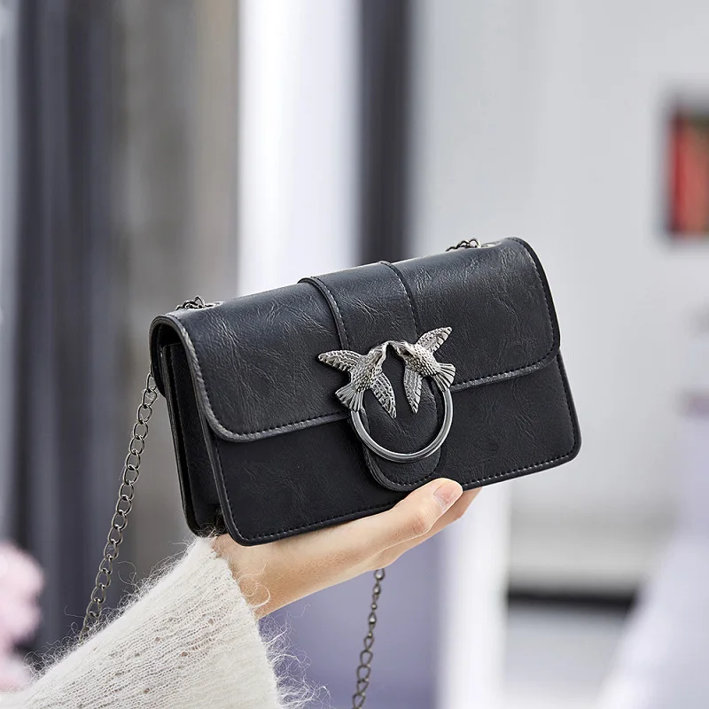 Small Girl 2018 New Brand designer Women's Handbag Fashion Bird Lock Shoulder Flap PU Crossbody Bags Women Chain Messenger Bags
Small Girl 2018 New Brand designer Women's Handbag Fashion Bird Lock Shoulder Flap PU Crossbody Bags Women Chain Messenger Bags