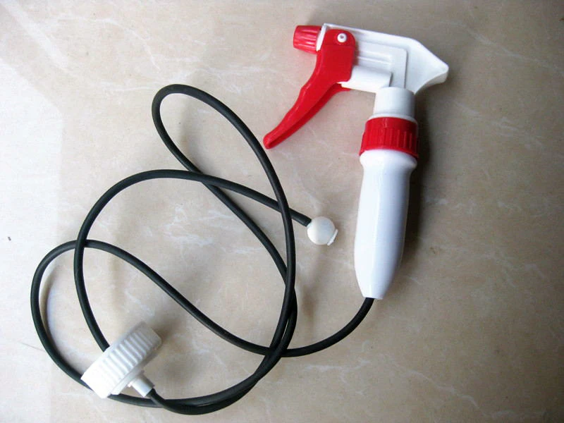 iLOT Remote Trigger Spray Head suitable for spraying insecticide / weed killer / floor cleaner for home and garden
iLOT Remote Trigger Spray Head suitable for spraying insecticide / weed killer / floor cleaner for home and garden
