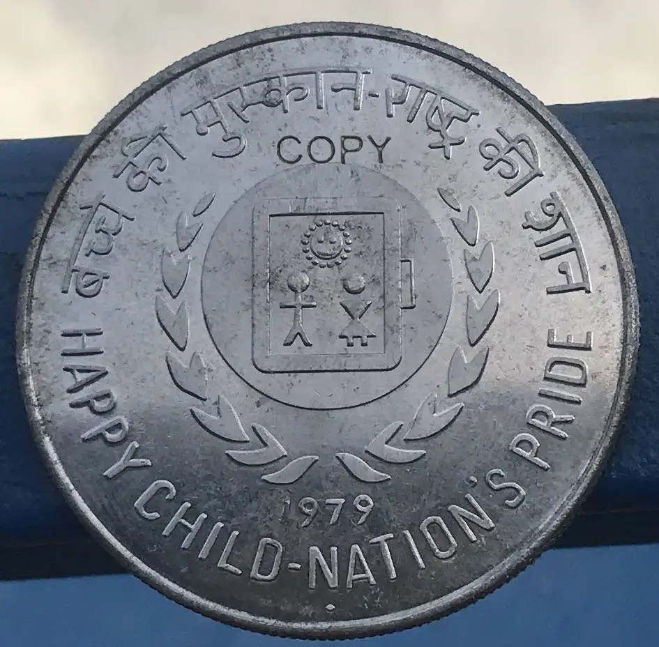 India British 1979 50 Rupees Happy Child Nations Pride Brass Nickel Plated Copy Coin
India British 1979 50 Rupees Happy Child Nations Pride Brass Nickel Plated Copy Coin