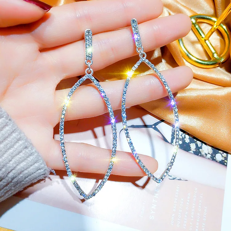 Fashion Female Crystal Big Drop Earrings Silver Color White Zircon Earrings Boho Wedding Jewelry Long Dangle Earrings For Women
Fashion Female Crystal Big Drop Earrings Silver Color White Zircon Earrings Boho Wedding Jewelry Long Dangle Earrings For Women