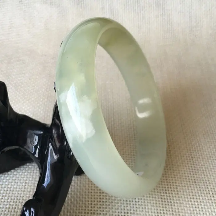 60mm Certified Grade A Chinese Natural Green Xiu Jade Gems Bracelet Bangle 6124 a 5.19
60mm Certified Grade A Chinese Natural Green Xiu Jade Gems Bracelet Bangle 6124 a 5.19