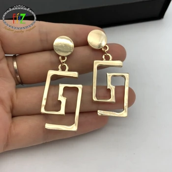F.J4Z Designer Women Chic Earrings Brand Chic Geometric Ladies Statement Puzzle Shape Pendant Earrings Bijoux
F.J4Z Designer Women Chic Earrings Brand Chic Geometric Ladies Statement Puzzle Shape Pendant Earrings Bijoux