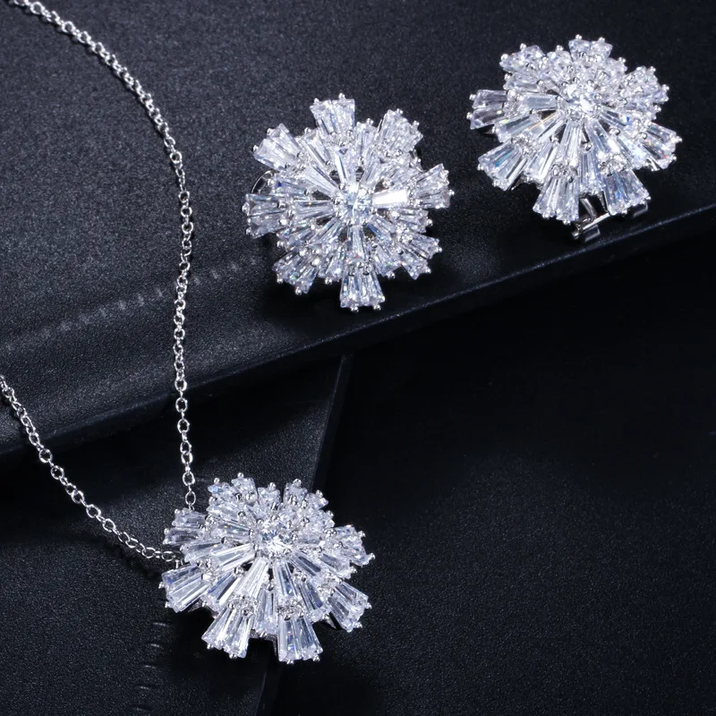 Luxury Silver Cubic Zirconia Sunflower Pendant Necklace Earrings Sets Clear Crystal Necklace For Women Fashion Wedding Jewelry
Luxury Silver Cubic Zirconia Sunflower Pendant Necklace Earrings Sets Clear Crystal Necklace For Women Fashion Wedding Jewelry