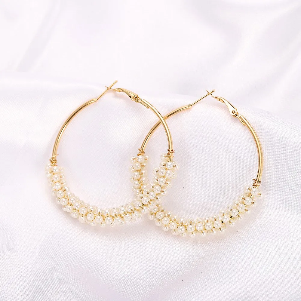 1 Pair Elegant White Pearls Hoop Earrings Bohemia Women Oversize Pearl Circle Ear Rings Earrings Fashion Pearls Jewelry
1 Pair Elegant White Pearls Hoop Earrings Bohemia Women Oversize Pearl Circle Ear Rings Earrings Fashion Pearls Jewelry