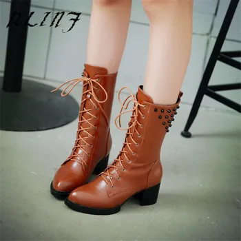 RLINF New Thick with Martin Boots European and American Rivet High Heel Boots
RLINF New Thick with Martin Boots European and American Rivet High Heel Boots