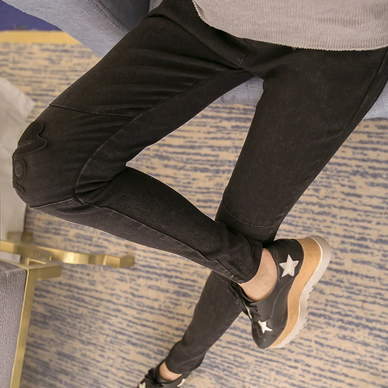 Korean fashion maternity washing water fried flowers embroidered cowboy pencil pants belly pants 
Korean fashion maternity washing water fried flowers embroidered cowboy pencil pants belly pants