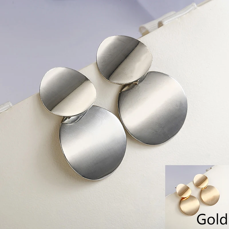 XIPISHI Vintage Metal Disc Ear Studs Fashion Lady Geometry Round Bimetal Earrings Gold Silver Alloy Jewelry Earrings
XIPISHI Vintage Metal Disc Ear Studs Fashion Lady Geometry Round Bimetal Earrings Gold Silver Alloy Jewelry Earrings
