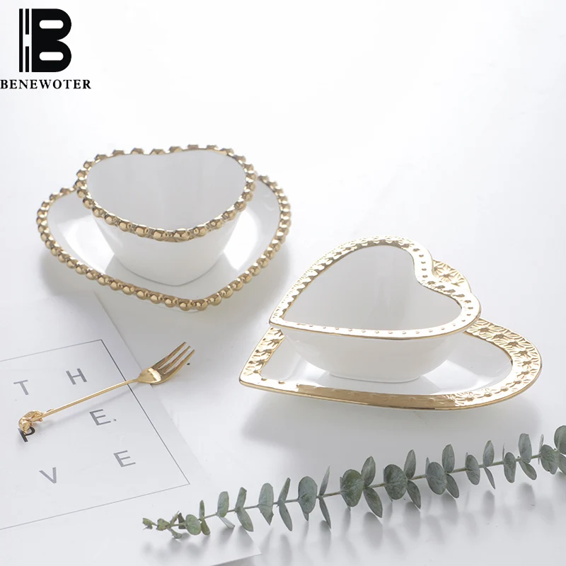 Creative Ceramic Heart Shape Emboss Gold Plated Bowl Plate Nordic Luxury Fruit Dessert Pastry Dish Storage Tray Home Tableware
Creative Ceramic Heart Shape Emboss Gold Plated Bowl Plate Nordic Luxury Fruit Dessert Pastry Dish Storage Tray Home Tableware