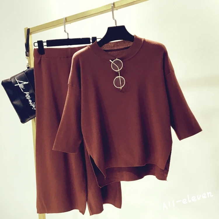 New spring and Autumn Winter Women Solid Color Loose Pullover Sweater + Elastic Waist Knitted Wide Leg Pants Two Piece Pants Set
New spring and Autumn Winter Women Solid Color Loose Pullover Sweater + Elastic Waist Knitted Wide Leg Pants Two Piece Pants Set