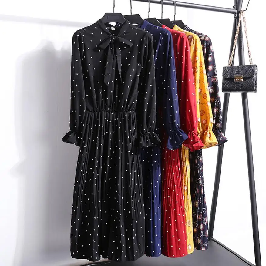 Women Printing Pleated Chiffon Dress 2019 Long Sleeve Polka Dot Vintage Chiffon Shirt Dress Casual Black Red Floral spring Dress
Women Printing Pleated Chiffon Dress 2019 Long Sleeve Polka Dot Vintage Chiffon Shirt Dress Casual Black Red Floral spring Dress