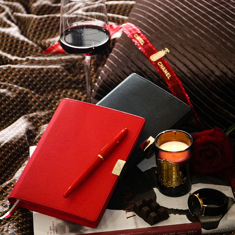 European style Retro Business Notebook Design of three-fold metal discount High-grade Diary planner Agenda journal Office A5 C5
European style Retro Business Notebook Design of three-fold metal discount High-grade Diary planner Agenda journal Office A5 C5