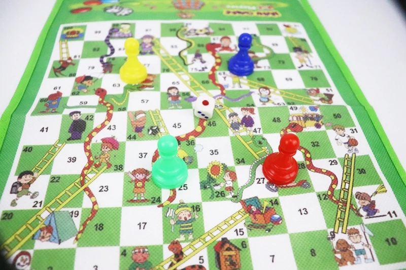Snake Ladder Portable Frisbee Family Party Game Parent-child Toys Children Educational Toys Fun Board Game Set Toys Gifts TOY136
Snake Ladder Portable Frisbee Family Party Game Parent-child Toys Children Educational Toys Fun Board Game Set Toys Gifts TOY136