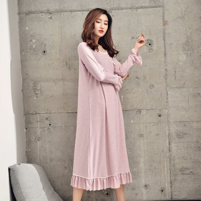 Spring and Summer Loose Style Modal Lotus Leaf Side Black Pink Color Nightdress Cotton Modal Long-sleeved Large Size Sleep Wear
Spring and Summer Loose Style Modal Lotus Leaf Side Black Pink Color Nightdress Cotton Modal Long-sleeved Large Size Sleep Wear