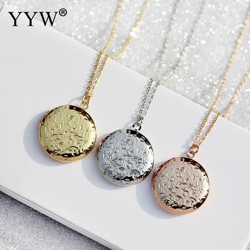 Flat Round Locket Necklace Pendant Metal Brass Gold Photo Frame Memory Romantic Love Necklace For Women Christmas Gift Hot Sale 
Flat Round Locket Necklace Pendant Metal Brass Gold Photo Frame Memory Romantic Love Necklace For Women Christmas Gift Hot Sale