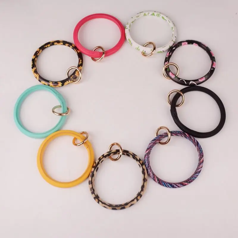2019 Style Wholesale Monogram Leather O Tassel Keychain Custom Circle Round Wristlet Keychain Women Girl Bag Car Prints Keychain
2019 Style Wholesale Monogram Leather O Tassel Keychain Custom Circle Round Wristlet Keychain Women Girl Bag Car Prints Keychain