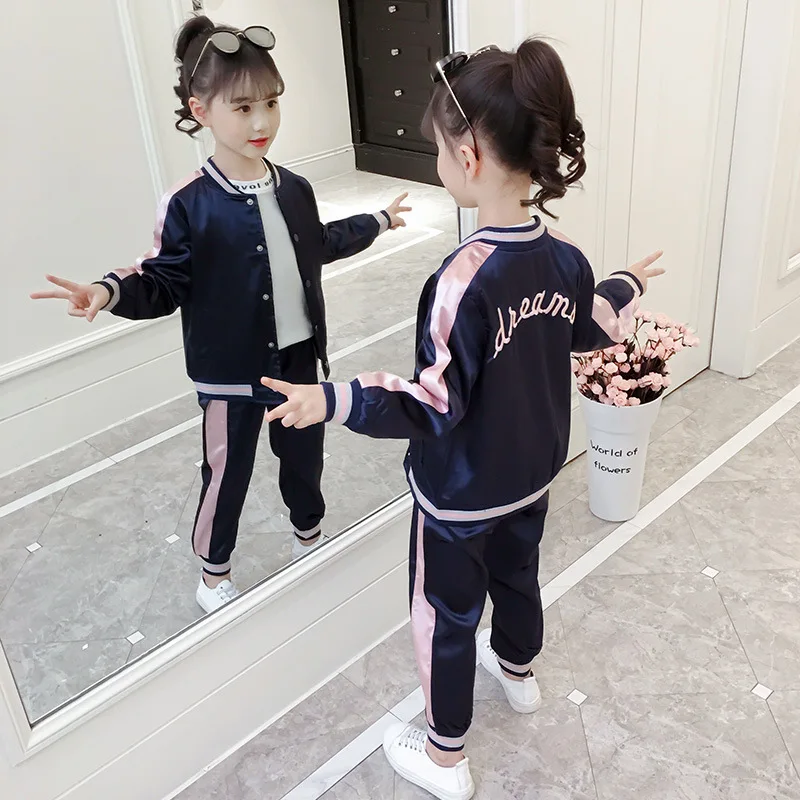 Girls clothing sets 2019 Spring Autumn outfits Kids clothes Fashion Satin Sports Jacket and Pants suit for girl Age 3-13years
Girls clothing sets 2019 Spring Autumn outfits Kids clothes Fashion Satin Sports Jacket and Pants suit for girl Age 3-13years