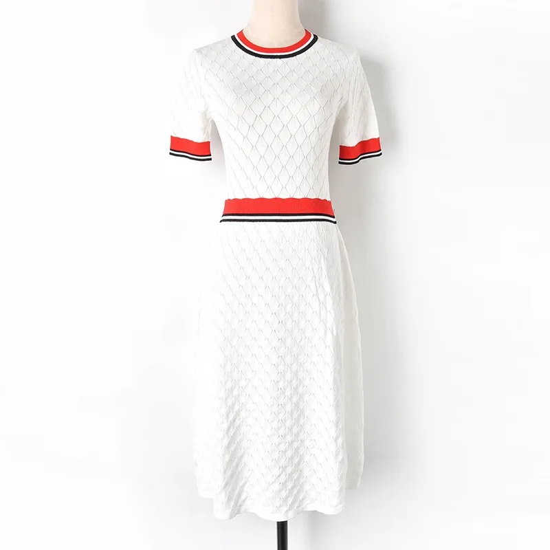 Фото Женское трикотажное платье миди белое или красное элегантное - купить