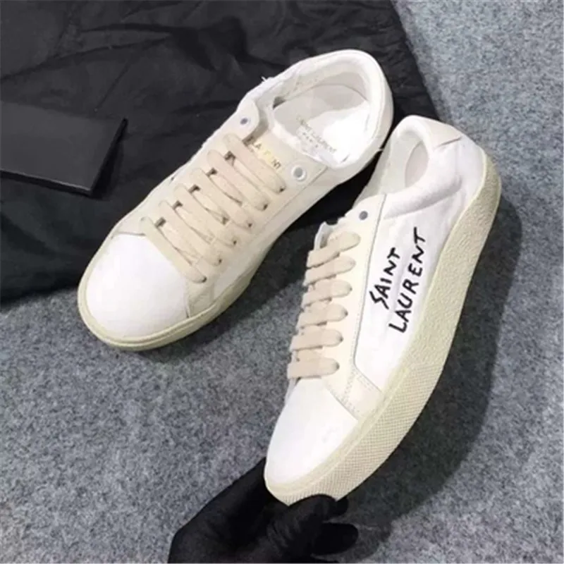 2019 New brand shoes with the same paragraph wild breathable simple round flat dirty shoes with canvas small white shoes
2019 New brand shoes with the same paragraph wild breathable simple round flat dirty shoes with canvas small white shoes