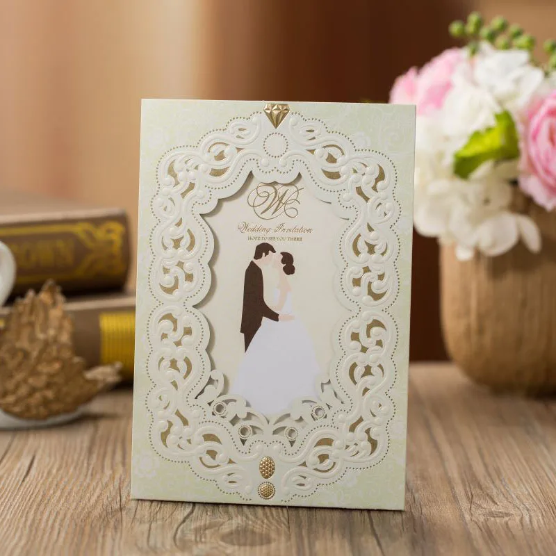 1pcs Green Laser Cut Bride and Groom Wedding Invitations Card Greeting Cards Customize Envelopes Wedding Party Favor Decoration
1pcs Green Laser Cut Bride and Groom Wedding Invitations Card Greeting Cards Customize Envelopes Wedding Party Favor Decoration