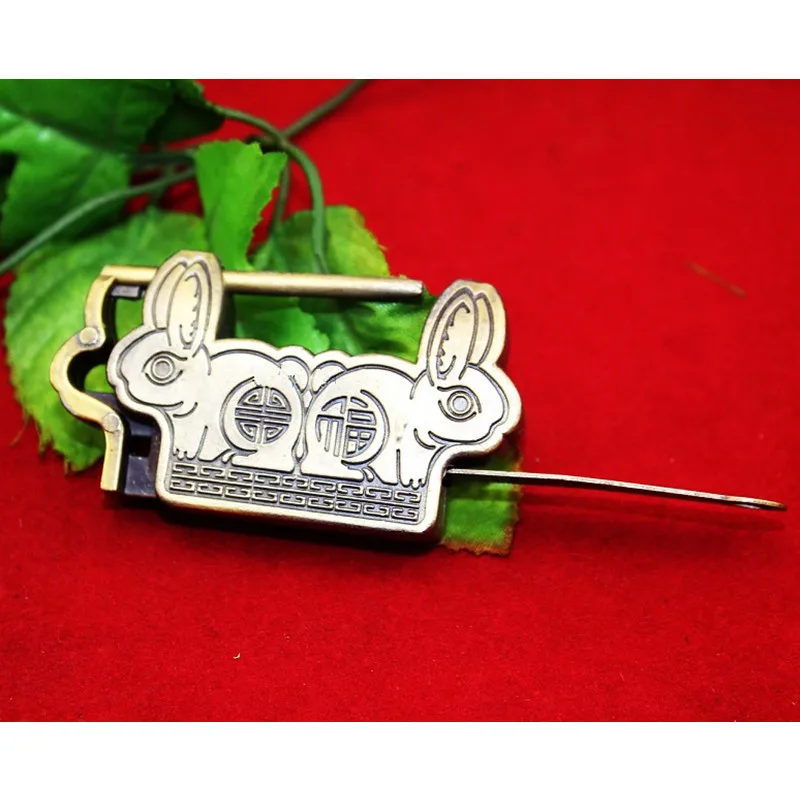 1Pcs 60*13*38mm,Bronze Buckle Hasp Hasp Wooden Wine Box With Lock Buckle Antique Padlock Hardware For Jewelry Box,Rabbit Locks
1Pcs 60*13*38mm,Bronze Buckle Hasp Hasp Wooden Wine Box With Lock Buckle Antique Padlock Hardware For Jewelry Box,Rabbit Locks