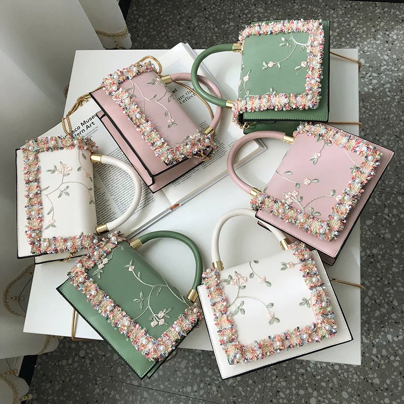 Crossbody Bag for women 2019 Lace Pearl Square Messenger Bag Luxury Handbags Female Bags for Ladies PU leather Small Hand Bag
Crossbody Bag for women 2019 Lace Pearl Square Messenger Bag Luxury Handbags Female Bags for Ladies PU leather Small Hand Bag