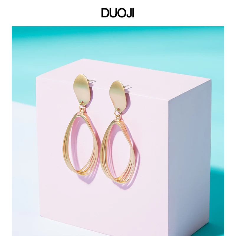 DUOJI earrings female 2019 Korean fashion personality jewelry earrings long pendant geometric jewelry accessories gift
DUOJI earrings female 2019 Korean fashion personality jewelry earrings long pendant geometric jewelry accessories gift