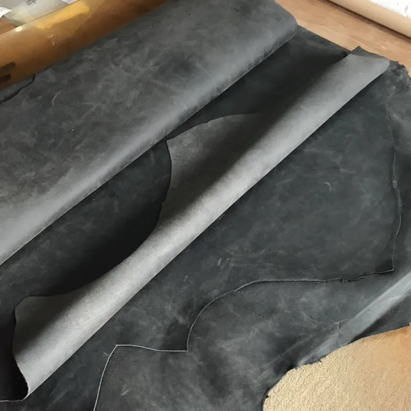 defect Black gray dark green retro handmade DIY leather head layer cow skin 1.6 ~ 1.8 mm crazy horse genuine leather
defect Black gray dark green retro handmade DIY leather head layer cow skin 1.6 ~ 1.8 mm crazy horse genuine leather
